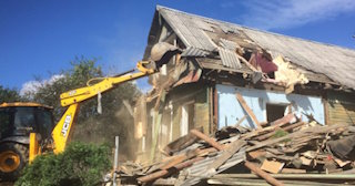 Промышленный демонтаж пристроек к дому в Сарове | Цены от 582 руб. за м2